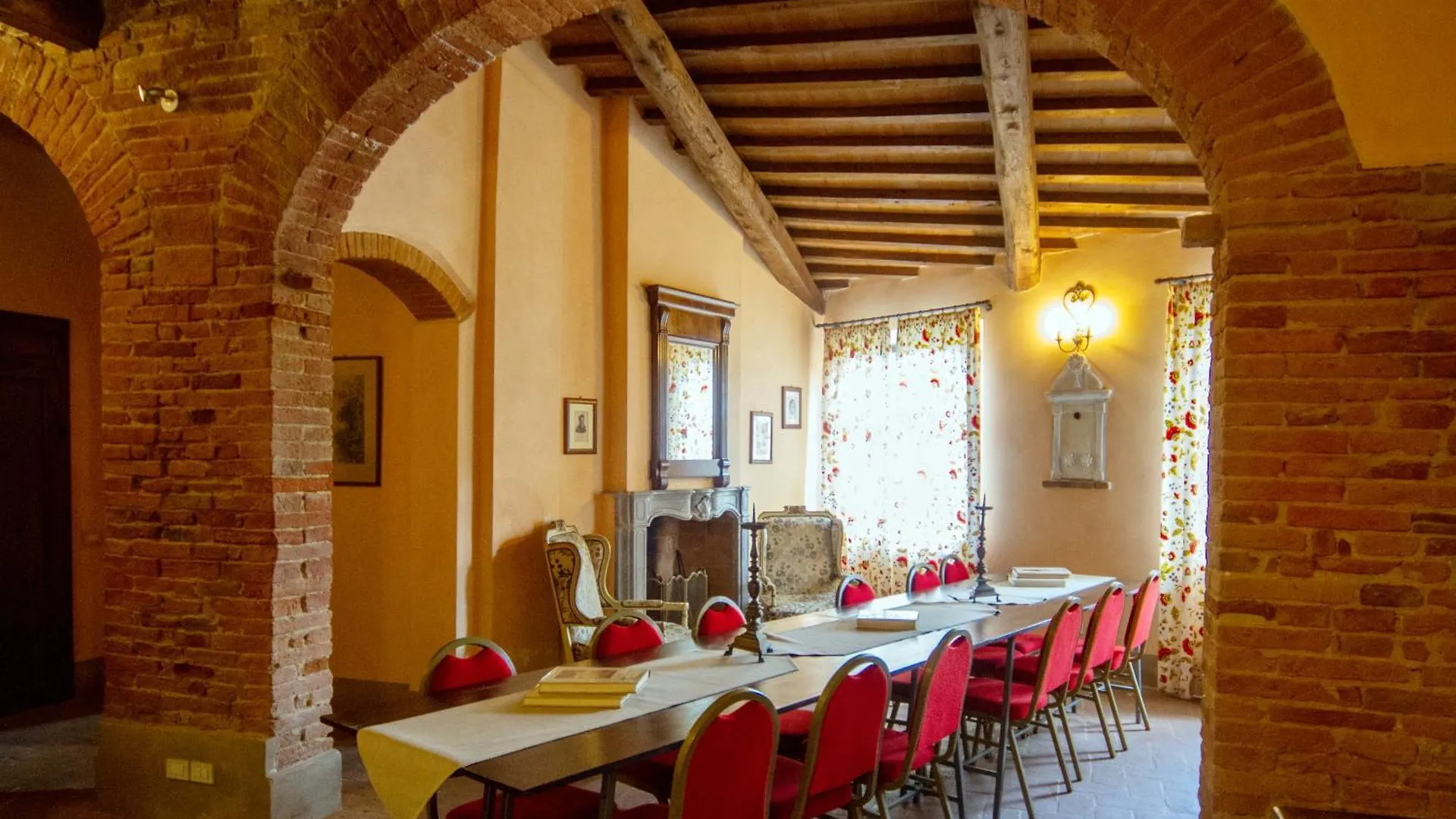 Antica Dimora Leones Bed & Breakfast Palaia