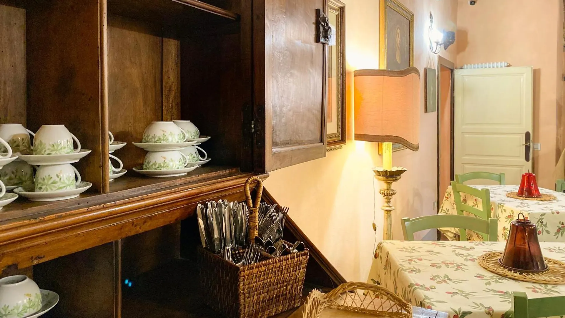 Antica Dimora Leones Bed & Breakfast Palaia