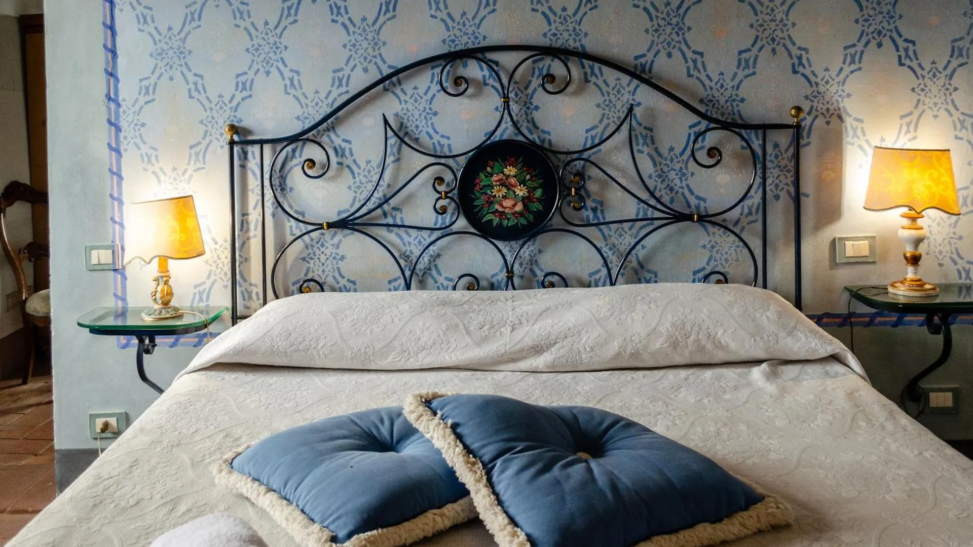 Antica Dimora Leones Bed & Breakfast Palaia
