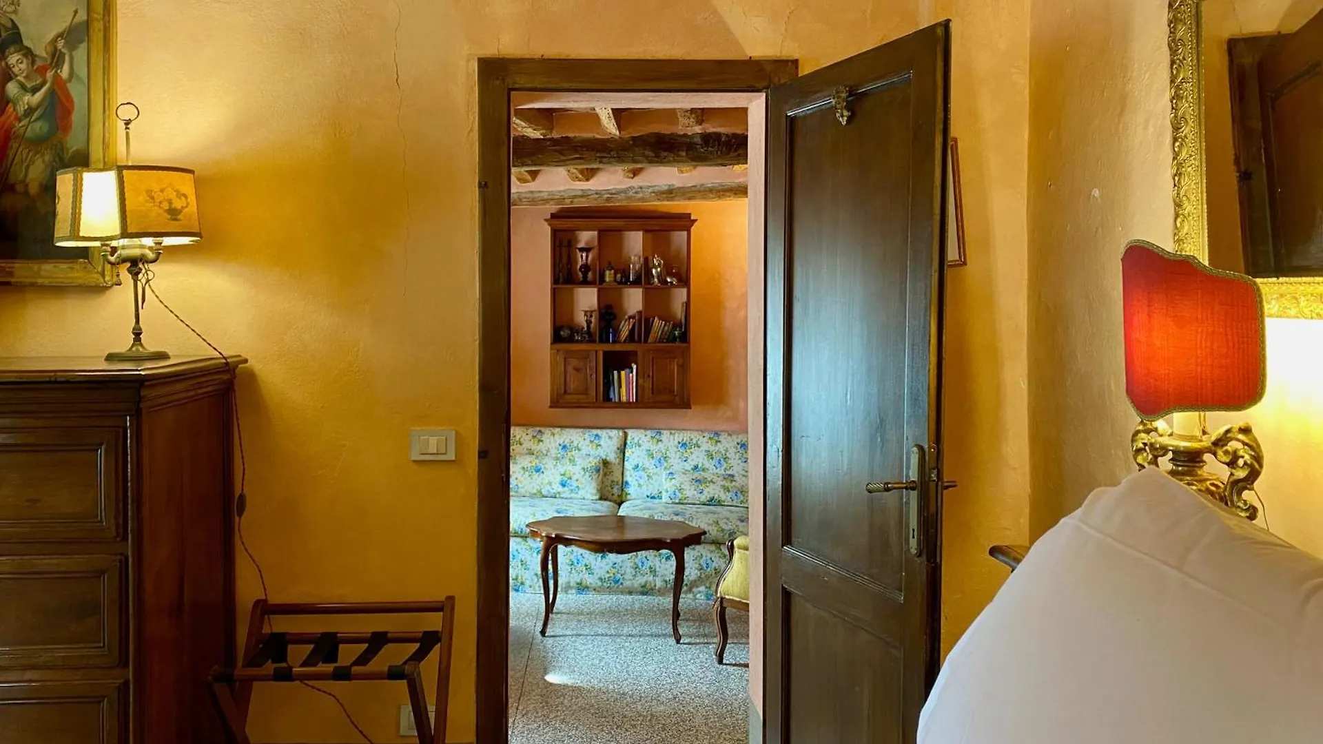 Antica Dimora Leones Bed & Breakfast Palaia 3*,