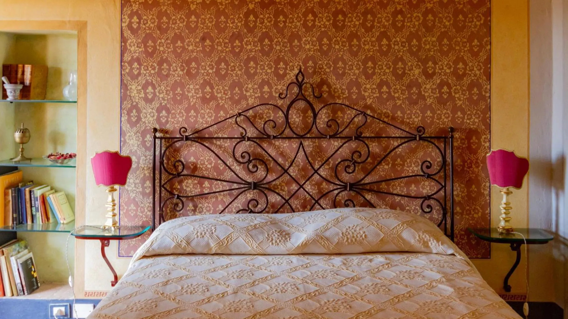 Antica Dimora Leones Bed & Breakfast Palaia 3*,