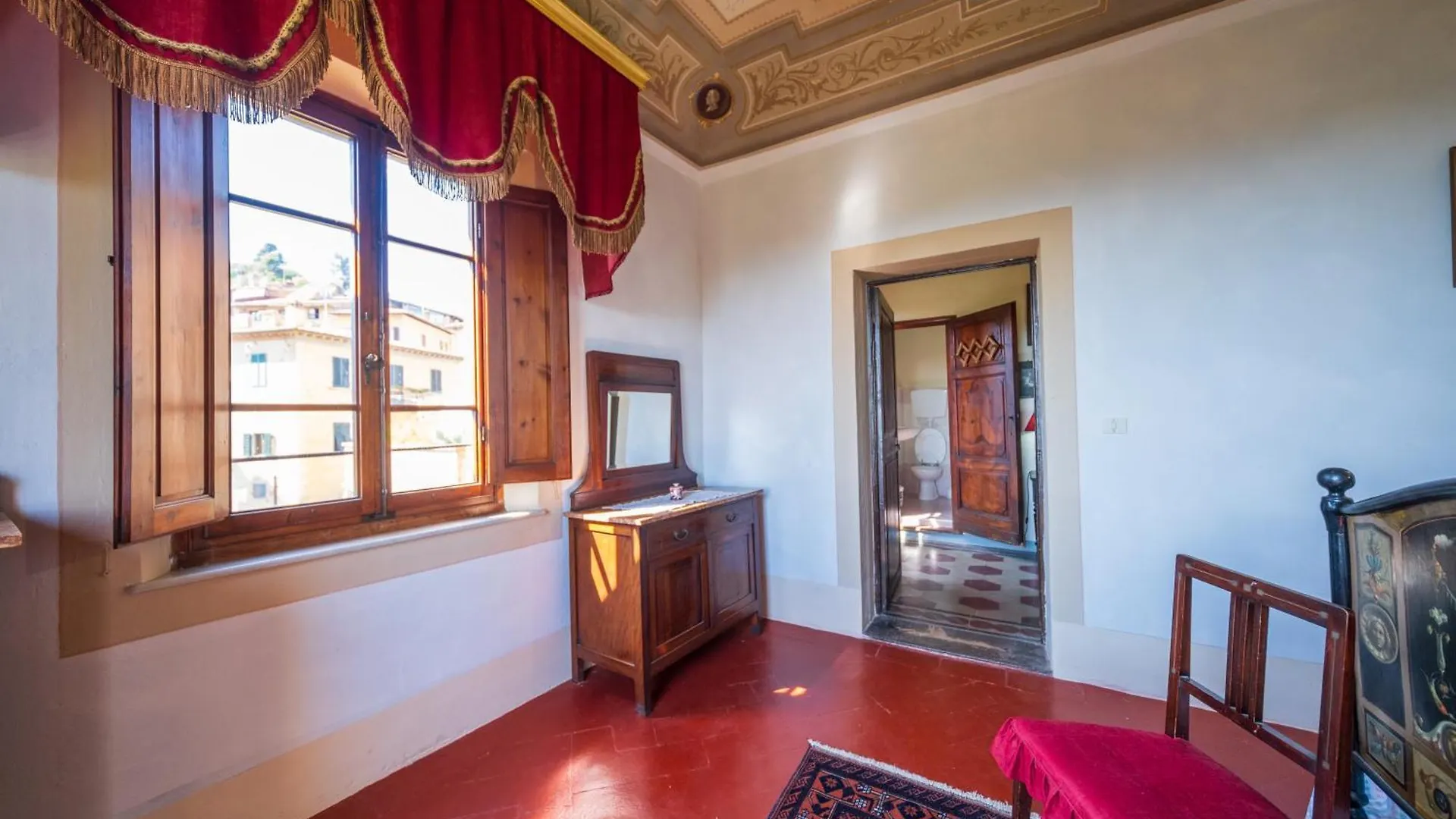 Antica Dimora Leones Bed & Breakfast Palaia 3*,  Italy