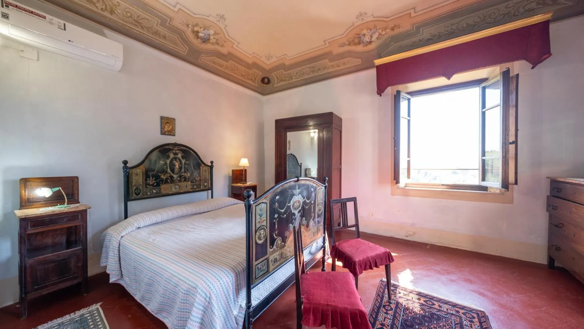 Antica Dimora Leones Bed & Breakfast Palaia